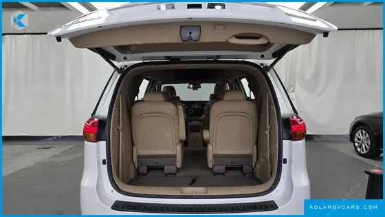 KIA CARNIVAL 9-SEATER HI-LIMOUSINE
