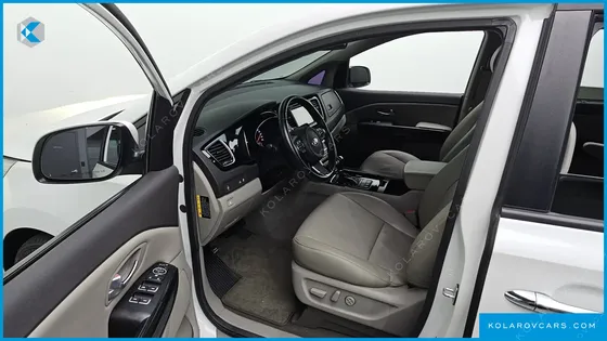 KIA CARNIVAL 9-SEATER PRESTIGE