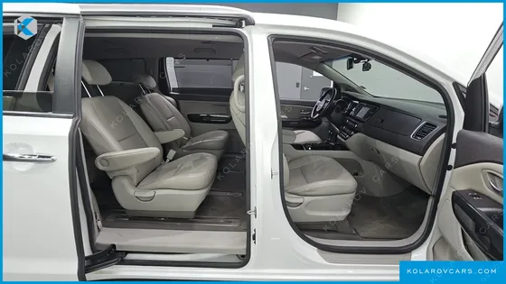 KIA CARNIVAL 9-SEATER PRESTIGE