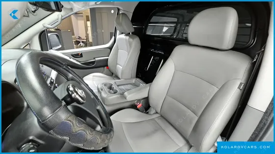 HYUNDAI STAREX VAN 3-SEATER
