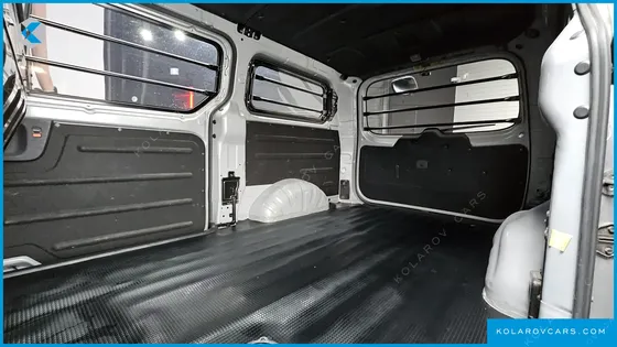 HYUNDAI STAREX VAN 3-SEATER