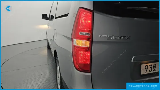 HYUNDAI STAREX VAN 3-SEATER