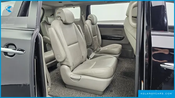 KIA CARNIVAL 9-SEATER PRESTIGE