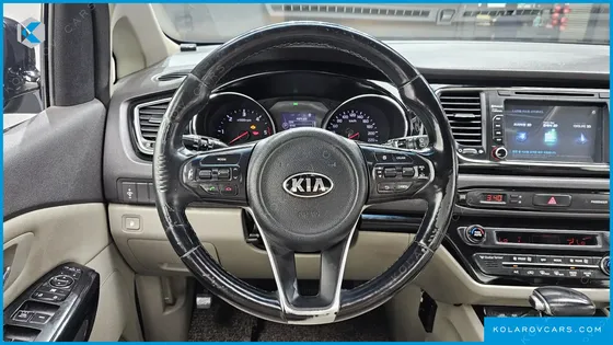 KIA CARNIVAL 9-SEATER PRESTIGE