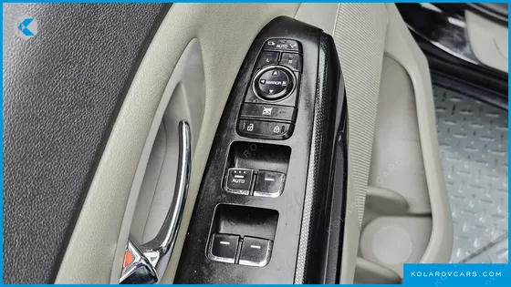 KIA CARNIVAL 9-SEATER PRESTIGE