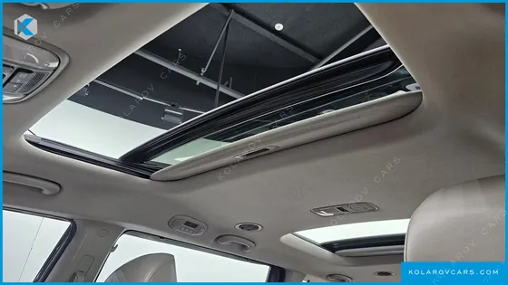 KIA CARNIVAL 9-SEATER PRESTIGE