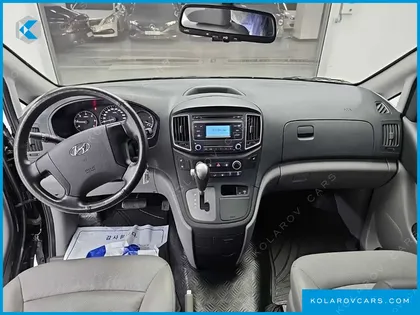HYUNDAI STAREX VAN 5-SEATER