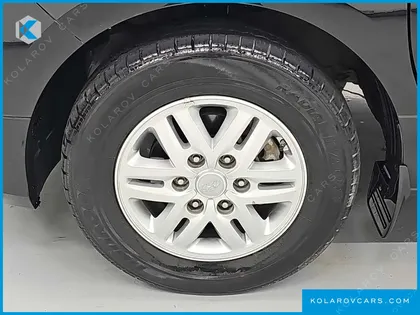 HYUNDAI STAREX VAN 5-SEATER