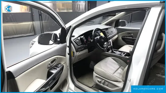 KIA CARNIVAL 9-SEATER PRESTIGE