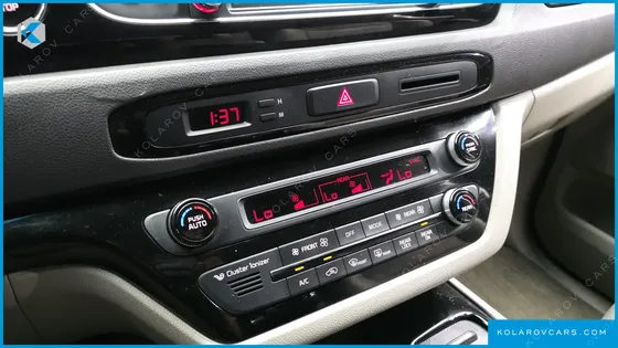 KIA CARNIVAL 9-SEATER PRESTIGE