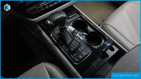 KIA CARNIVAL 9-SEATER PRESTIGE