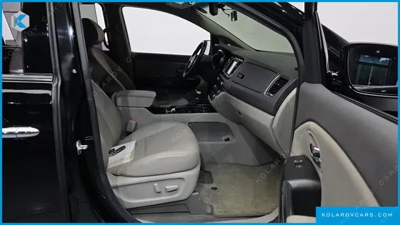 KIA CARNIVAL 9-SEATER PRESTIGE