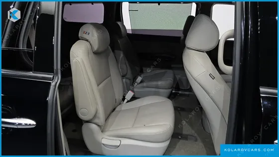 KIA CARNIVAL 9-SEATER PRESTIGE