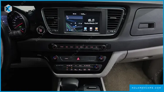 KIA CARNIVAL 9-SEATER PRESTIGE
