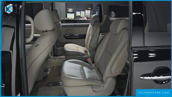KIA CARNIVAL 9-SEATER PRESTIGE
