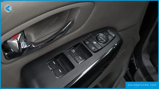 KIA CARNIVAL 9-SEATER PRESTIGE