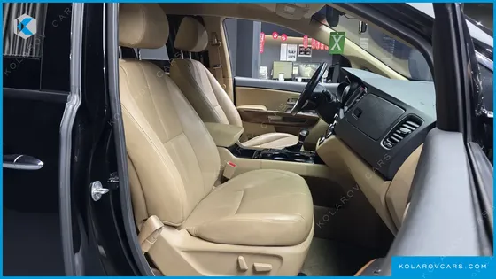 KIA CARNIVAL 9-SEATER HI-LIMOUSINE