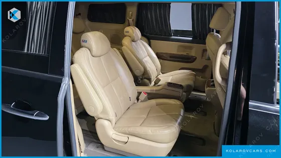 KIA CARNIVAL 9-SEATER HI-LIMOUSINE
