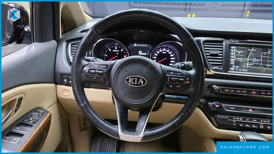 KIA CARNIVAL 9-SEATER HI-LIMOUSINE