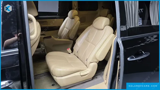 KIA CARNIVAL 9-SEATER HI-LIMOUSINE