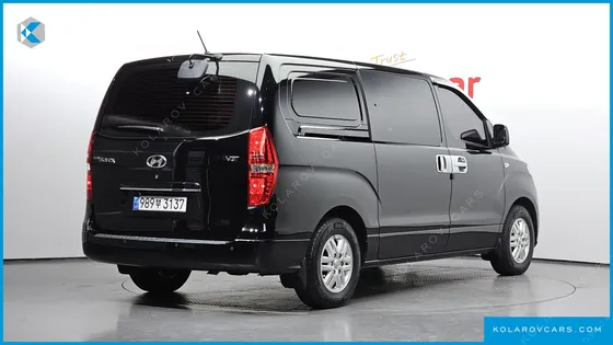 HYUNDAI STAREX VAN 5-SEATER