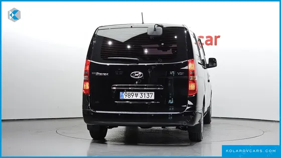 HYUNDAI STAREX VAN 5-SEATER