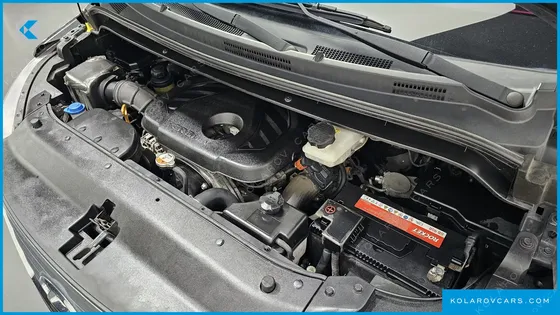 HYUNDAI STAREX VAN 5-SEATER