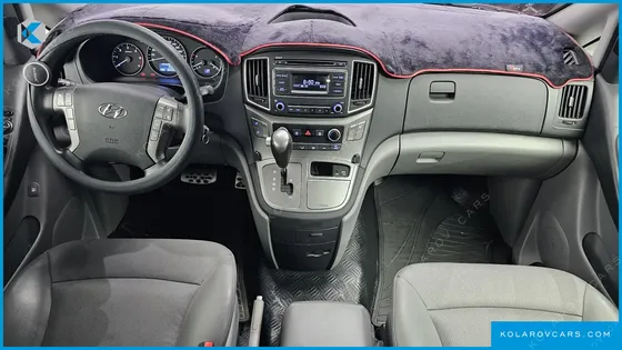 HYUNDAI STAREX VAN 5-SEATER