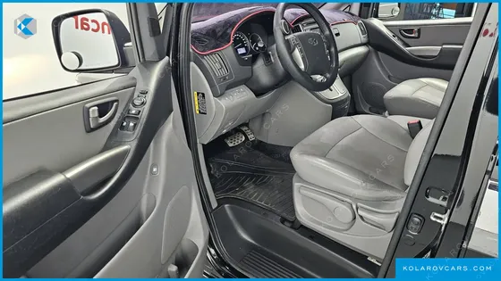 HYUNDAI STAREX VAN 5-SEATER