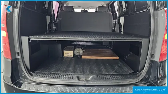 HYUNDAI STAREX VAN 5-SEATER