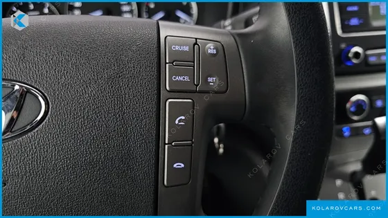 HYUNDAI STAREX VAN 5-SEATER