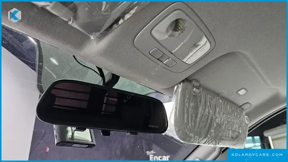 HYUNDAI STAREX VAN 5-SEATER