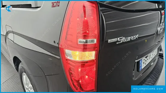 HYUNDAI STAREX VAN 5-SEATER