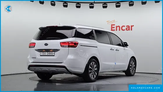 KIA CARNIVAL 9-SEATER LUXURY