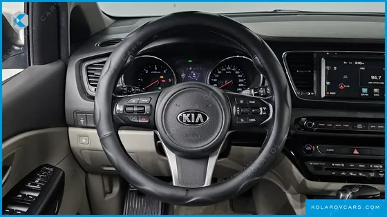 KIA CARNIVAL 9-SEATER LUXURY