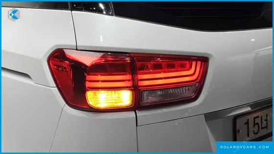 KIA CARNIVAL 9-SEATER LUXURY