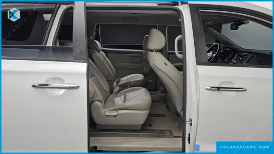 KIA CARNIVAL 9-SEATER LUXURY