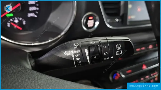 KIA CARNIVAL 9-SEATER LUXURY