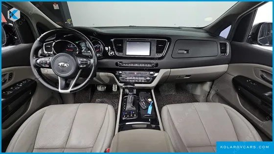 KIA CARNIVAL 7-SEATER LIMOUSINE