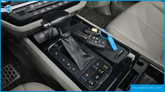 KIA CARNIVAL 7-SEATER LIMOUSINE
