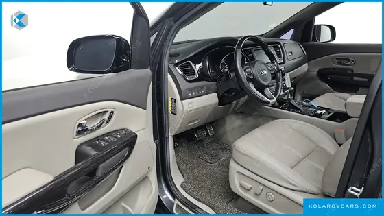 KIA CARNIVAL 7-SEATER LIMOUSINE