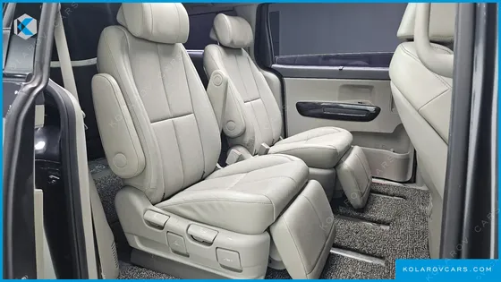 KIA CARNIVAL 7-SEATER LIMOUSINE