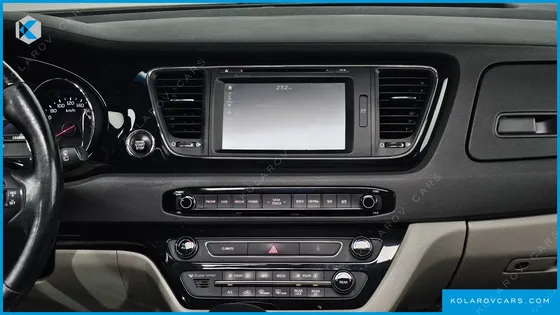 KIA CARNIVAL 7-SEATER LIMOUSINE