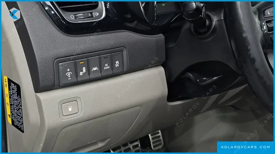 KIA CARNIVAL 7-SEATER LIMOUSINE