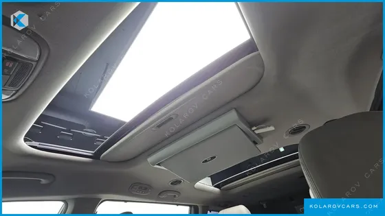 KIA CARNIVAL 7-SEATER LIMOUSINE