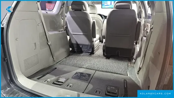 KIA CARNIVAL 7-SEATER LIMOUSINE
