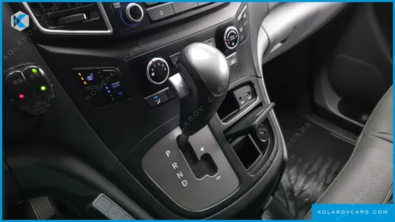 HYUNDAI STAREX WAGON 12-SEATER