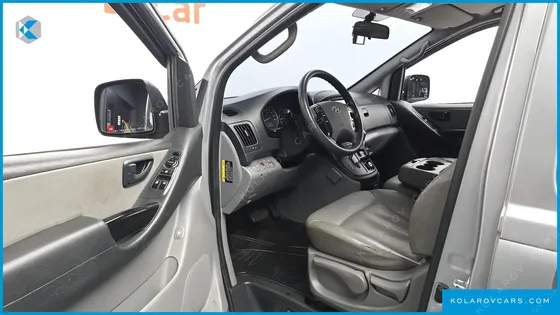 HYUNDAI STAREX WAGON 12-SEATER