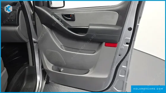 HYUNDAI STAREX WAGON 12-SEATER