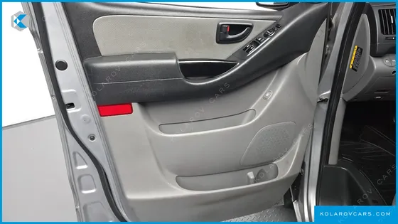 HYUNDAI STAREX WAGON 12-SEATER